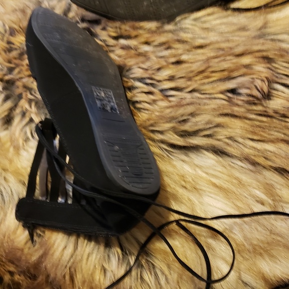 Shoes - Picture 3 of 3